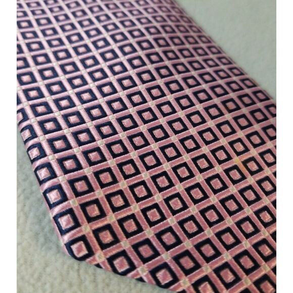 Nautica Men's 100% Silk Neck Tie Pink Square Geometric Print 60" Long - Picture 2 of 6